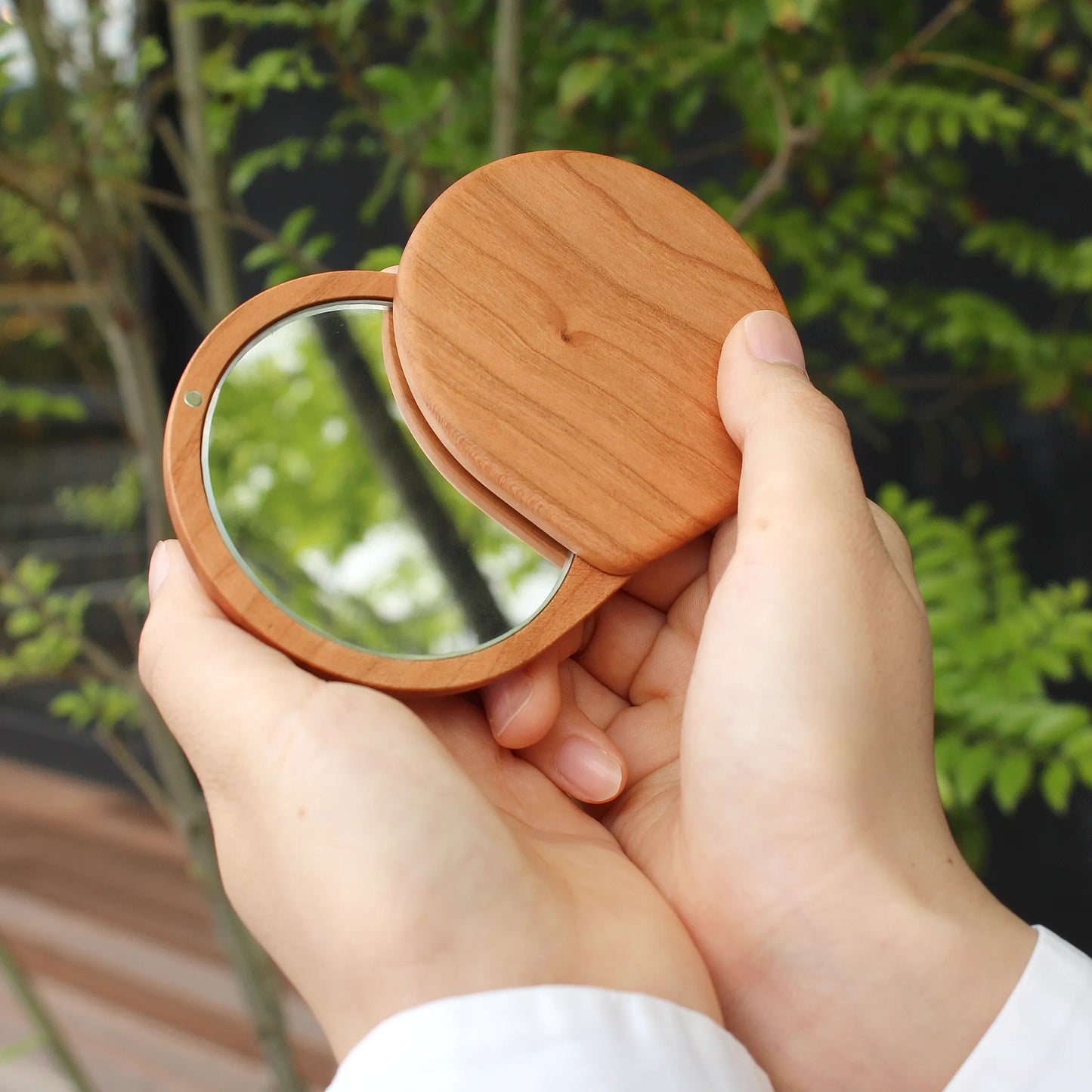 Compact Mirror