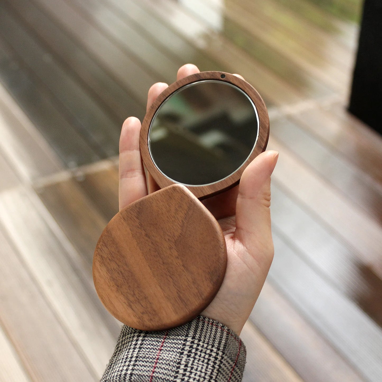 Compact Mirror
