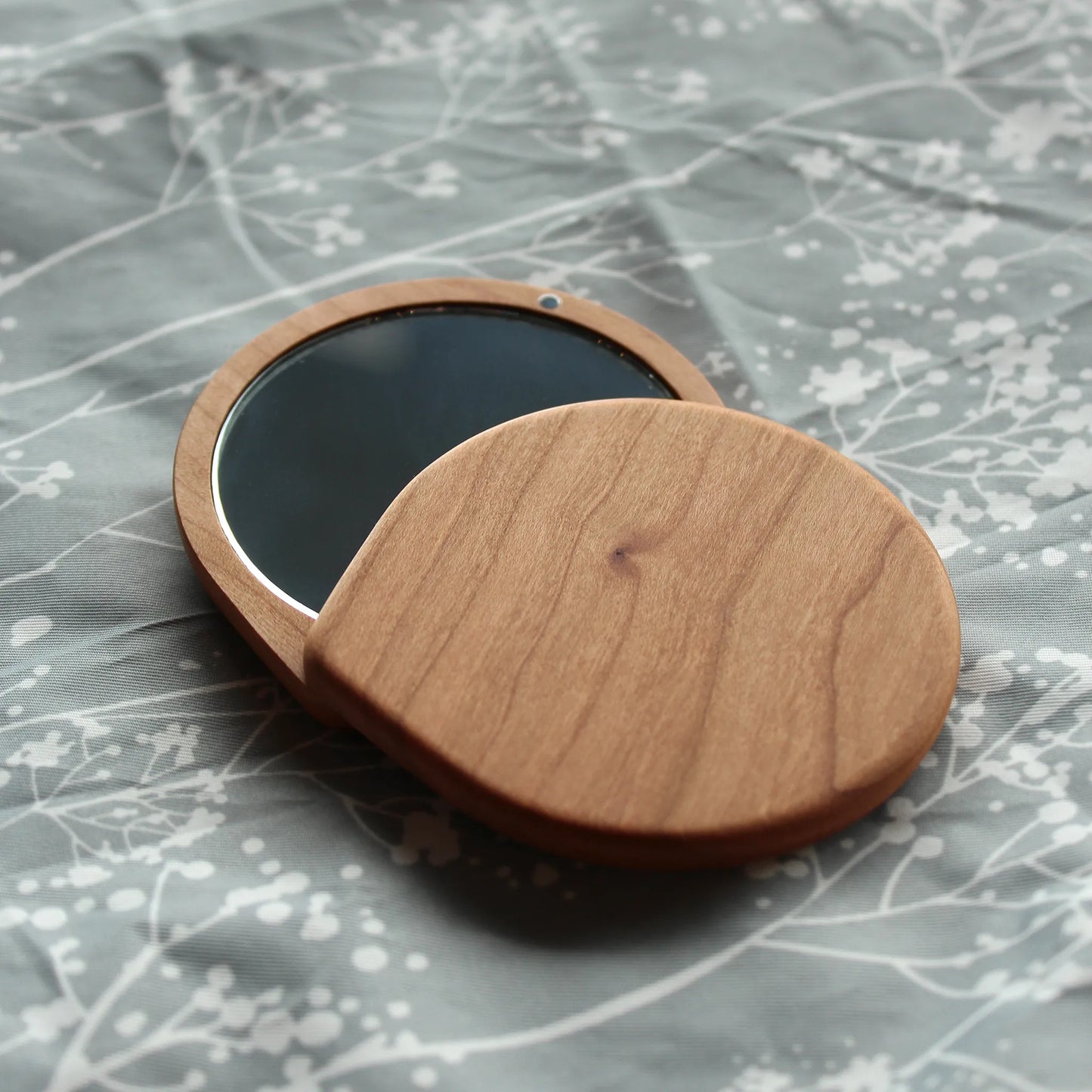 Compact Mirror