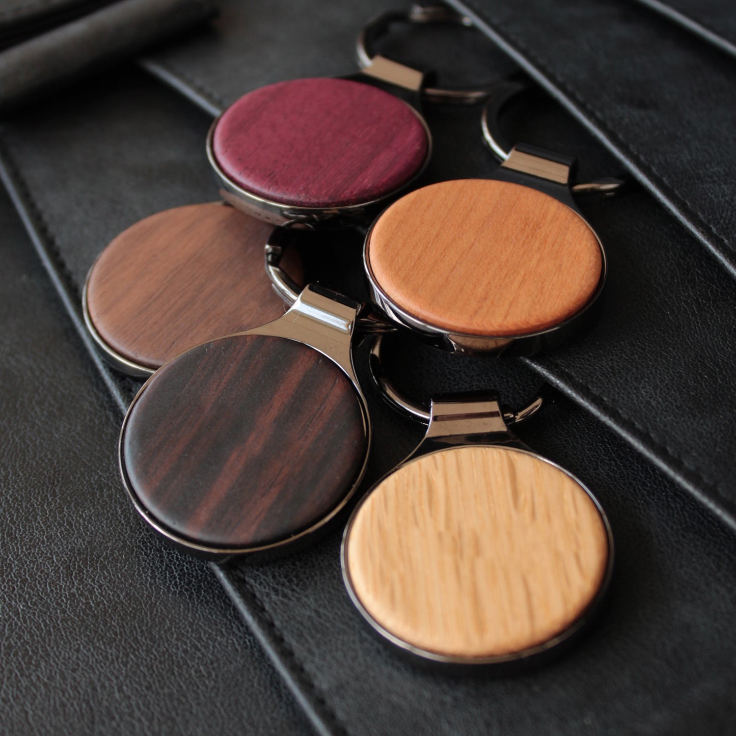 KEYRING 001 ROUND