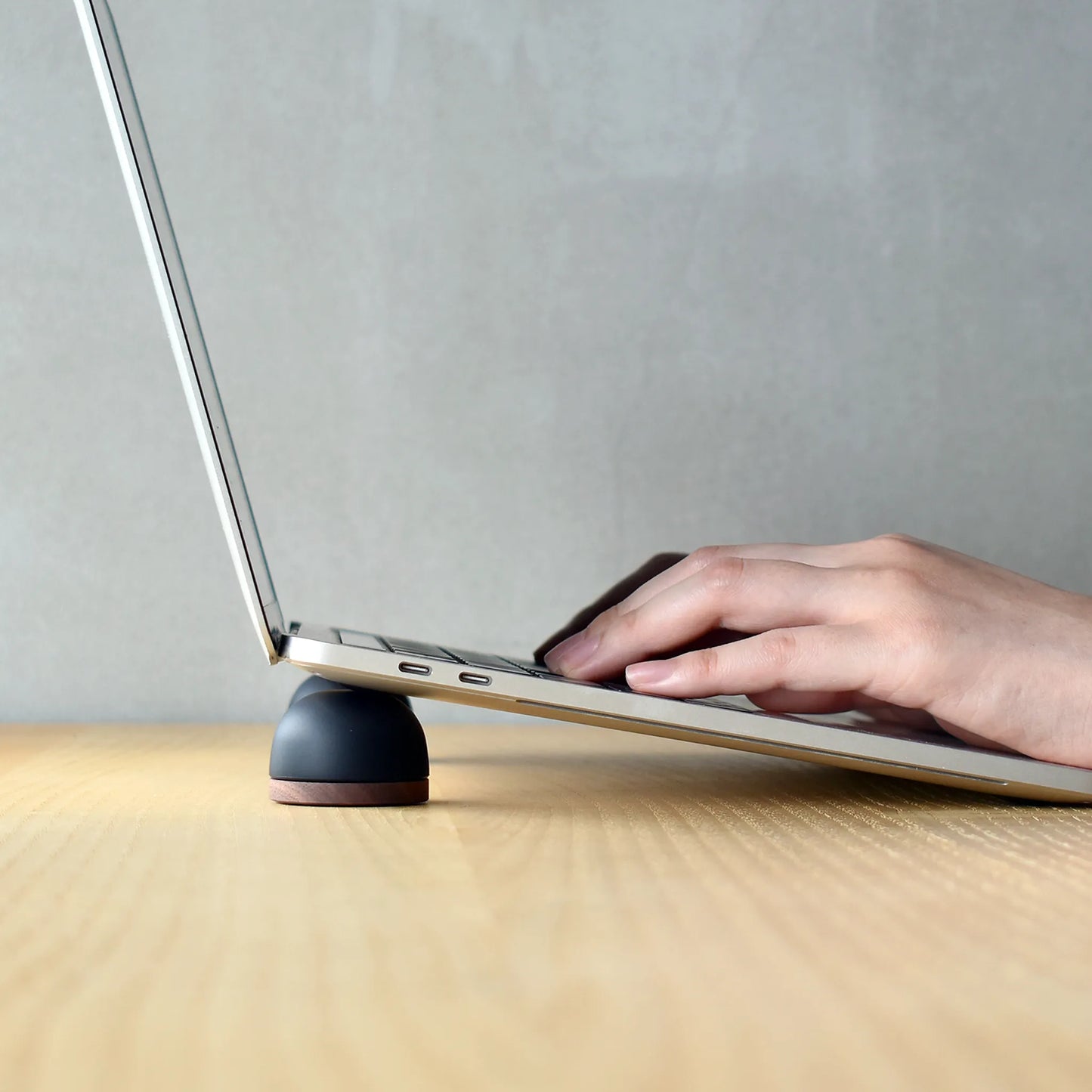 Laptop Stand Ball