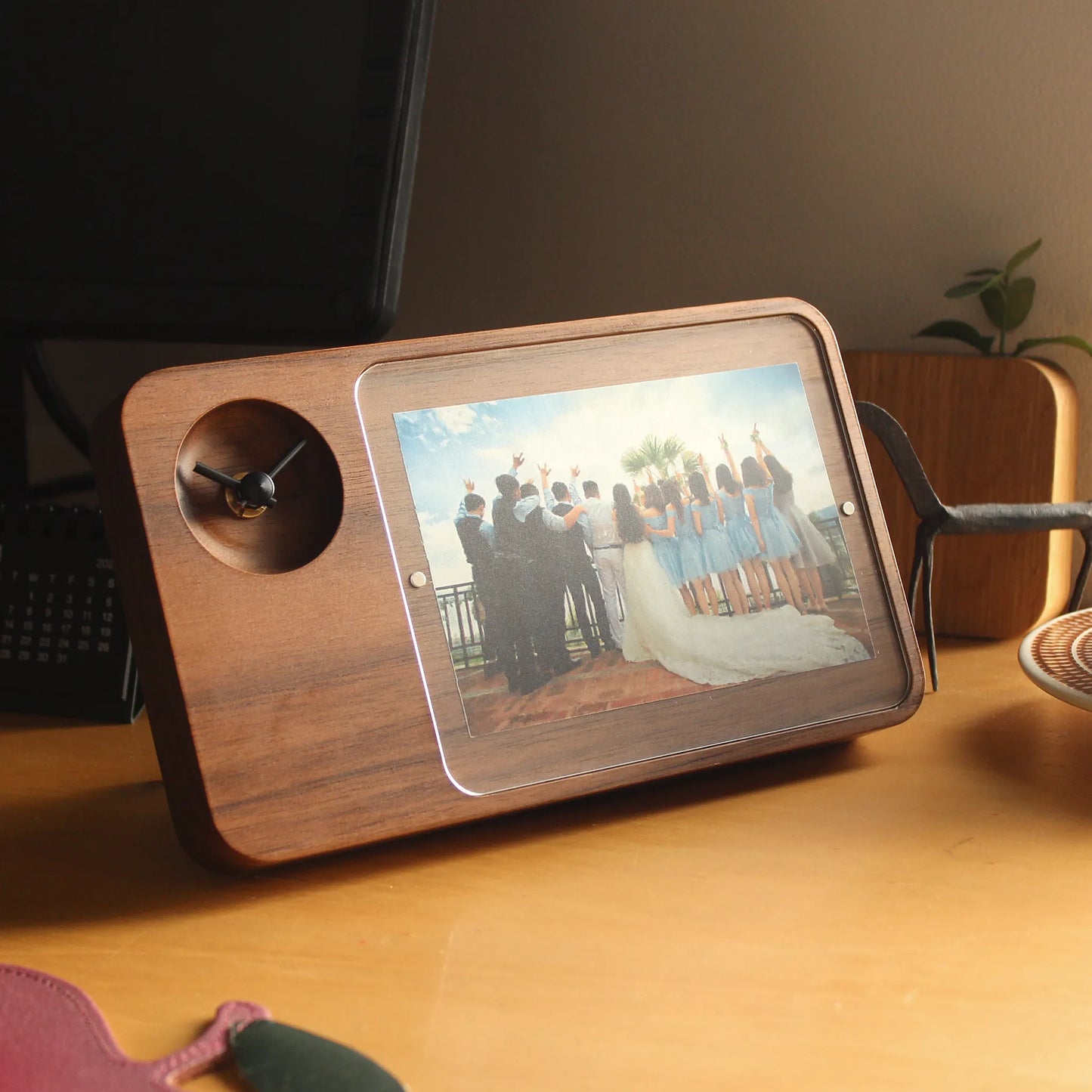 PhotoStand Clock