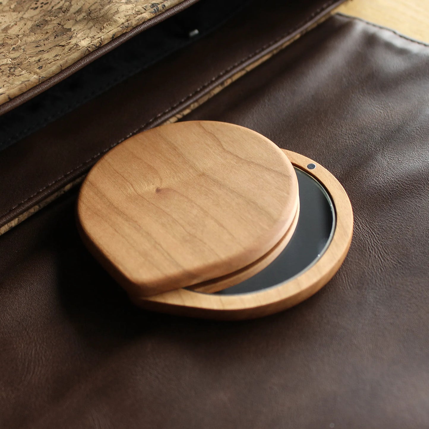 Compact Mirror