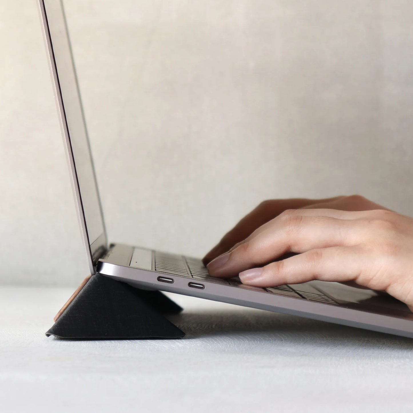 LAPTOP STAND SLIM
