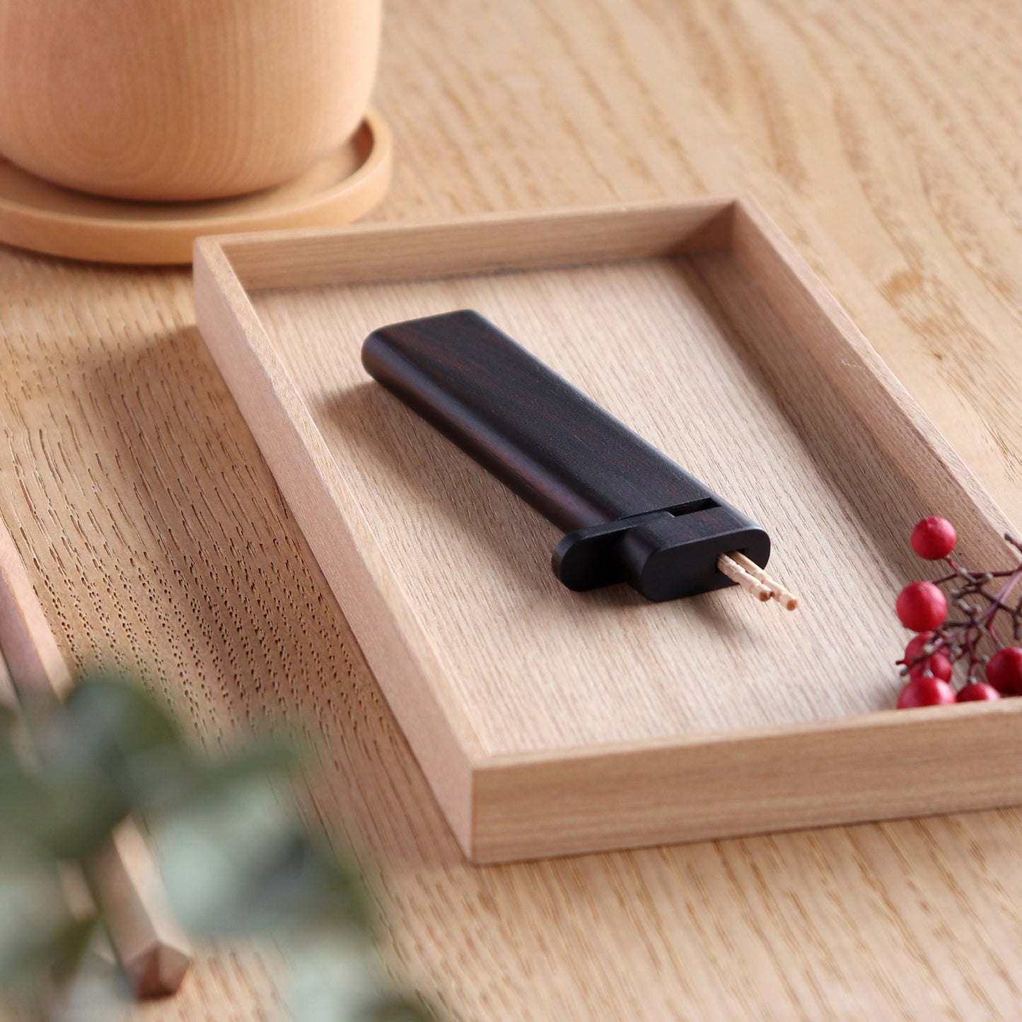 Slim Holder