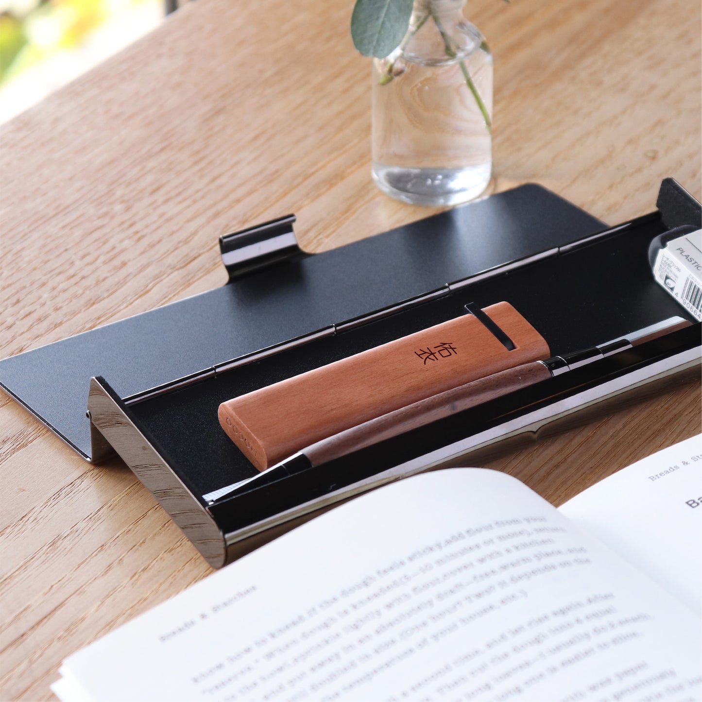 Slim Holder