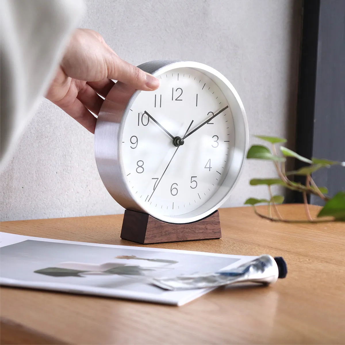 Wood Base Clock / T/H Meter